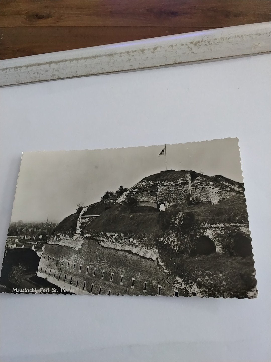 Oude ansichtkaart Maastricht: Fort St. Pieter (1955), Ophalen of Verzenden, 1940 tot 1960, Gelopen, Limburg