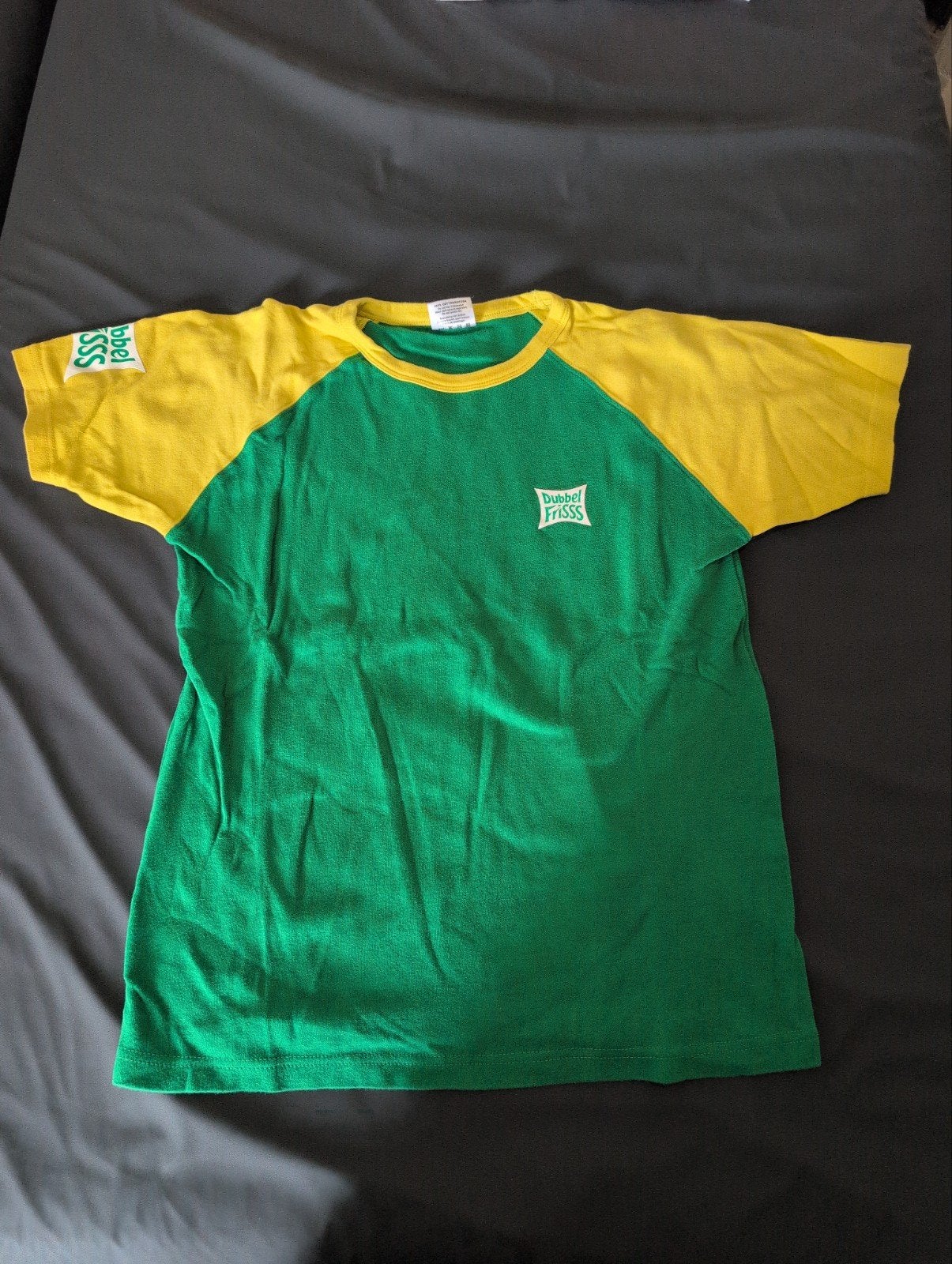 Dubbel Friss T-shirt Groen/Geel Maat M/L, Maat 38/40 (M), Dubbel Friss, Ophalen of Verzenden, Korte mouw