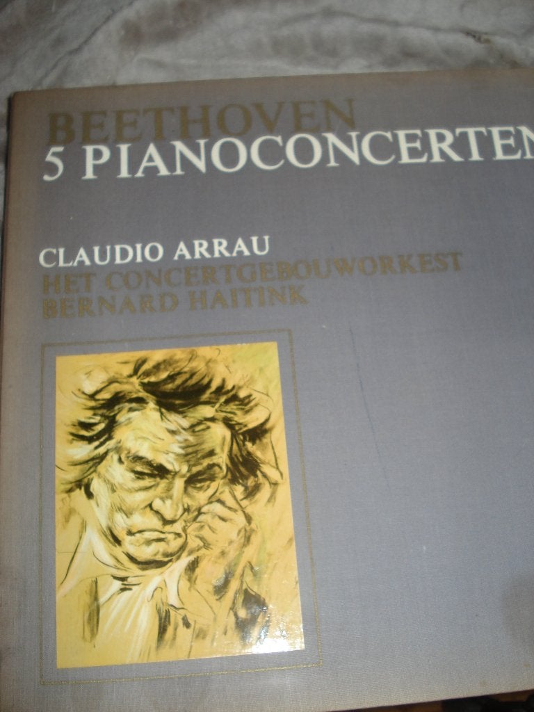 Beethoven 5 Pianoconcerten - Claudio Arrau - Boxset met boek, Boxset, Soloconcert, Ophalen of Verzenden, Zo goed als nieuw