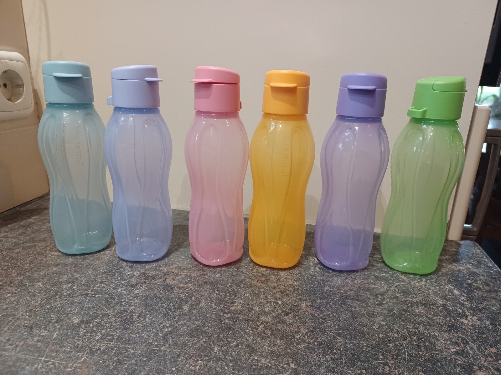 Tupperware ecofles 310ml, eco easy 310 ml, sportdop, flipdop, Huis en Inrichting, Nieuw, Ophalen of Verzenden, Drinkfles, Met deksel