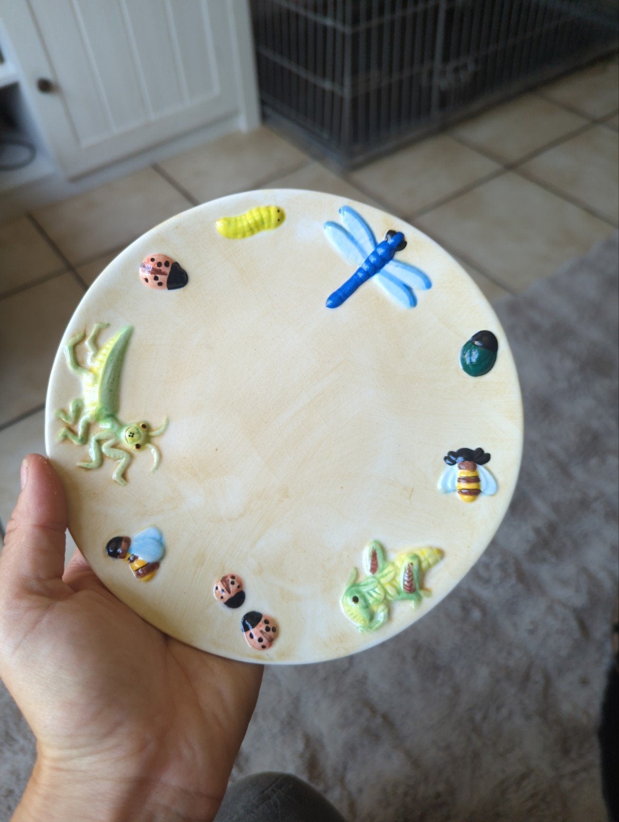 Gezocht: diner bord insecten servies, Huis en Inrichting, Keuken | Servies, Ophalen of Verzenden, Porselein, Overige stijlen, Bord(en)
