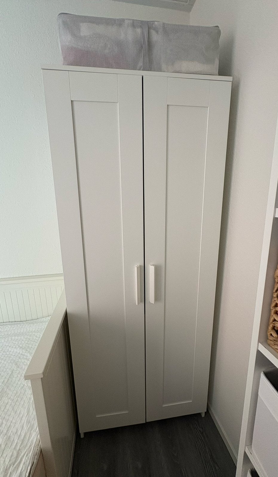 IKEA BRIMNES kledingkast 2 deuren – 1 jaar oud – goede staat, Huis en Inrichting, Kasten | Kledingkasten, Zo goed als nieuw, Ophalen