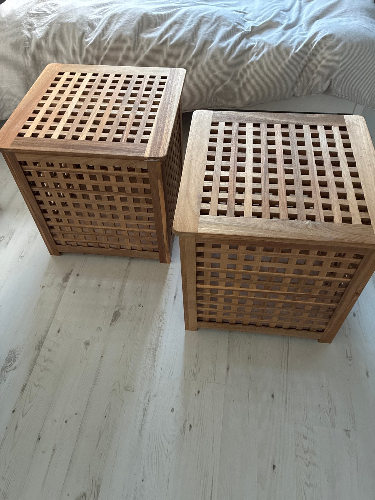 Ikea Hol - Set van 2 houten bijzettafels / nachtkastjes, Minder dan 55 cm, Gebruikt, Vierkant, Hout