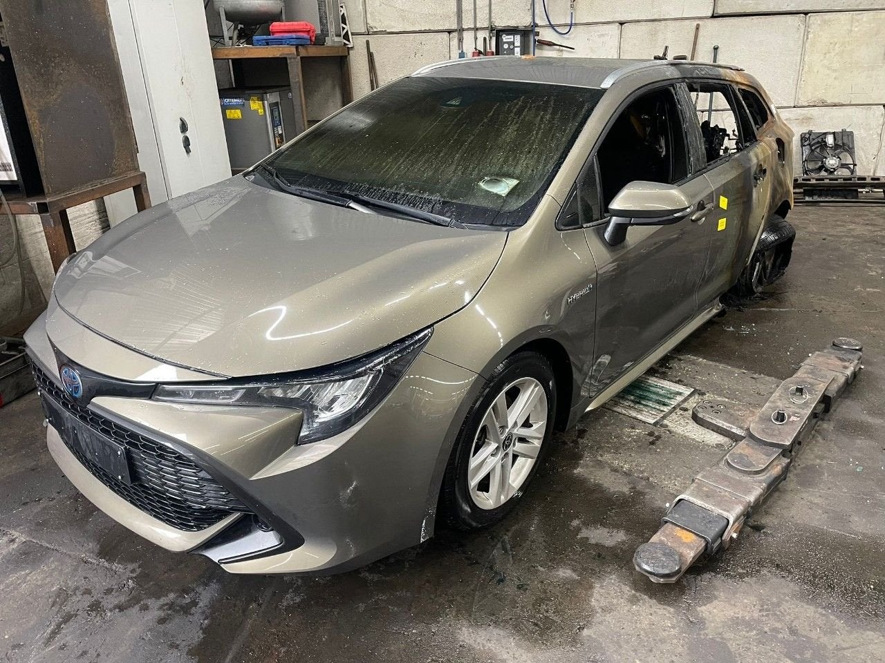 Foto 22 van Bumperbalk achter Toyota Corolla