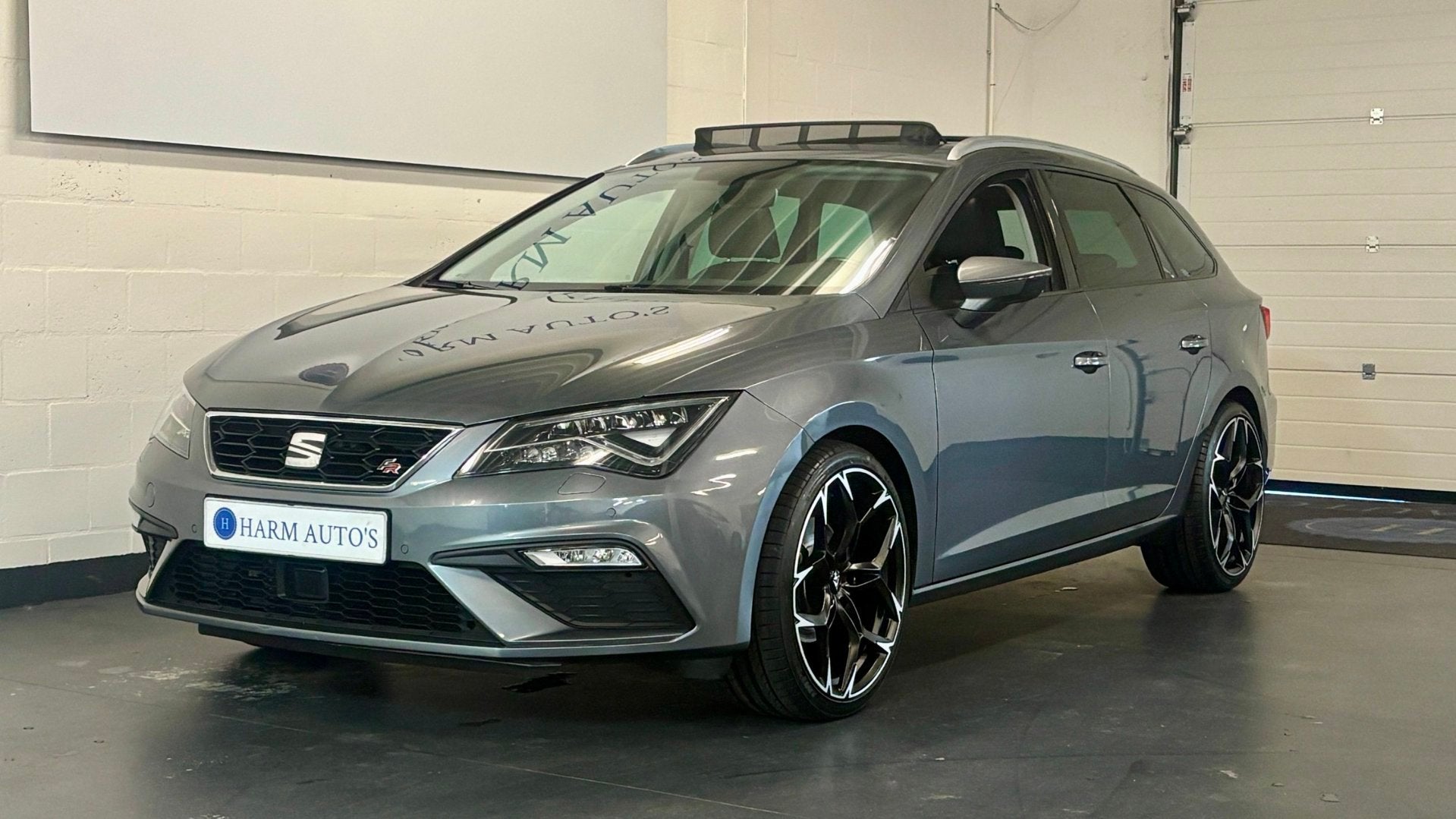 SEAT Leon ST 1.4 EcoTSI FR 150pk DSG Pano / Alcantara / Navi, Gebruikt, Zwart, 4 cilinders, Leon