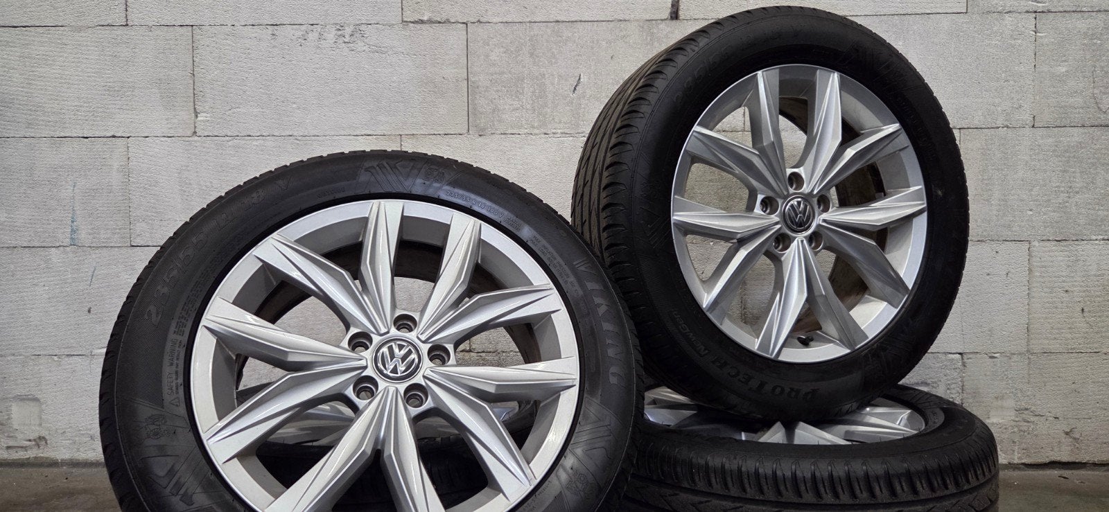 18" VW Tiguan 5N originele velgen winter zomerbanden, 18 inch, Gebruikt, Banden en Velgen, Ophalen of Verzenden