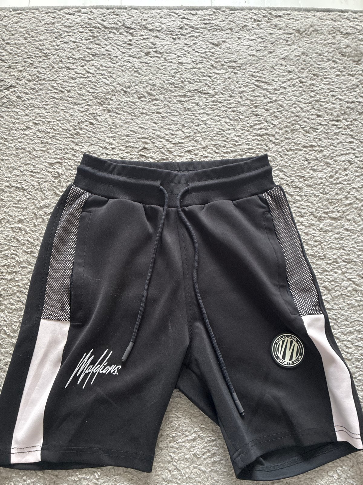 Malelions Sport short - Zwart met wit en mesh details, Kleding | Heren, Fitness, Zwart, Ophalen of Verzenden, Zo goed als nieuw