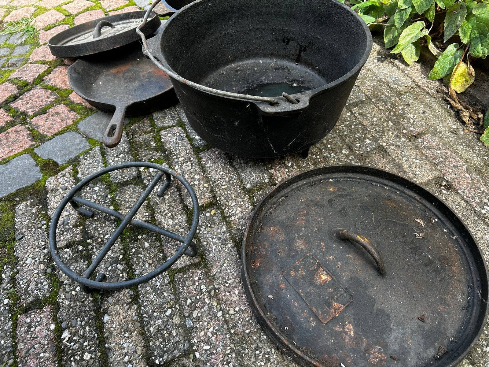Gietijzeren pannenset - Dutch Oven, koekenpan en meer, Ophalen, Gebruikt, Gietijzer, Met deksel