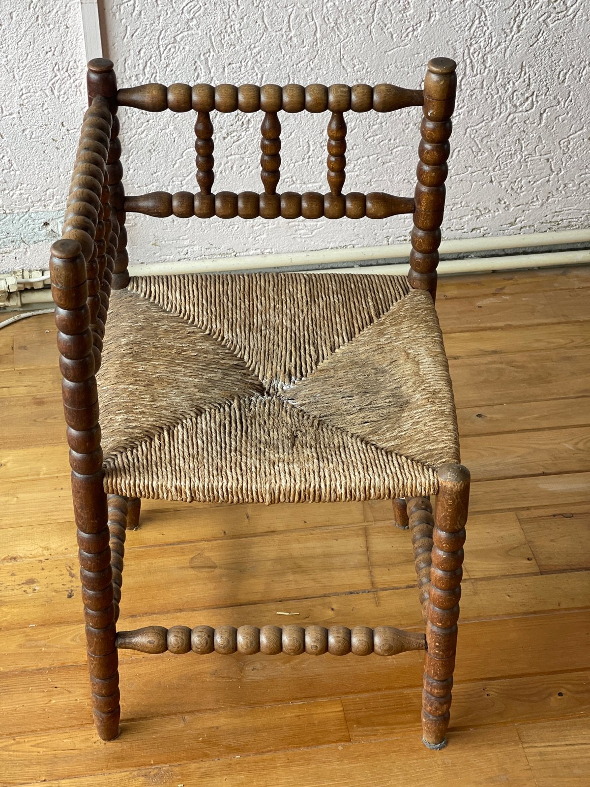 Vintage houten stoel met biezen zitting, Antiek en Kunst, Antiek | Meubels | Stoelen en Banken, Ophalen