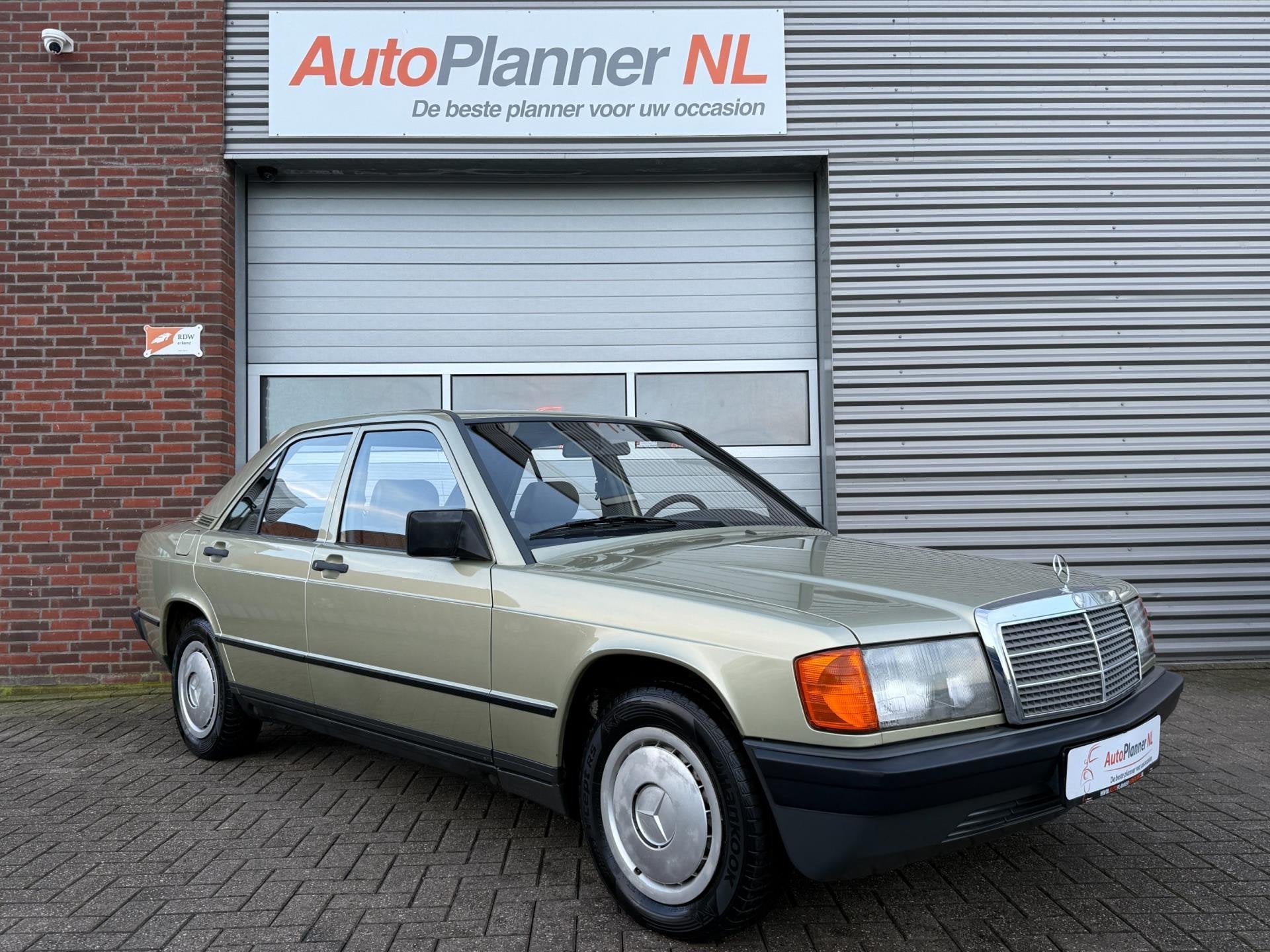 Mercedes-Benz 190-serie 2.0 E! Belastingvrij! Schuifdak!, Auto's, Mercedes-Benz, Gebruikt, 4 cilinders, 122 pk, Origineel Nederlands