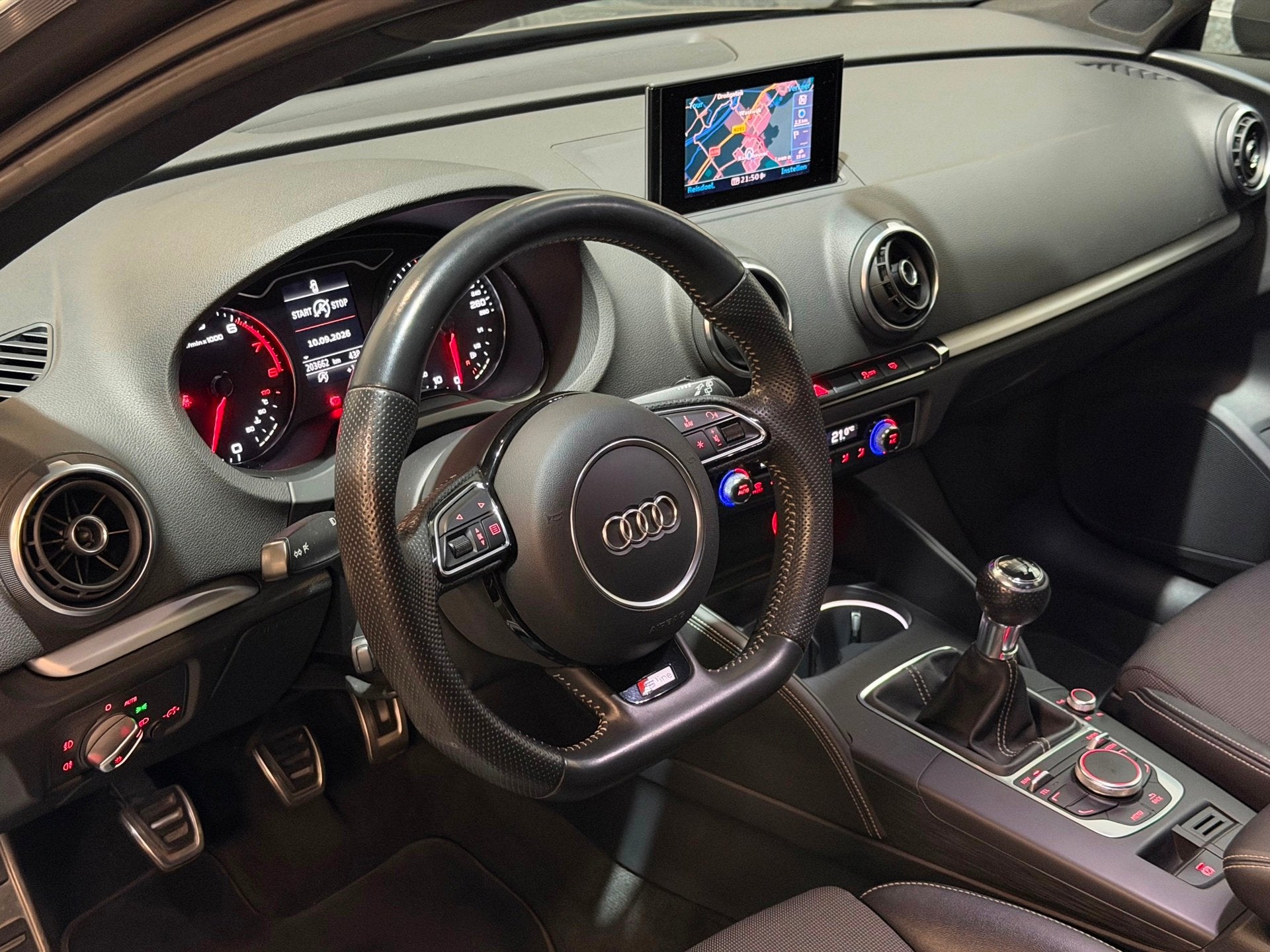 Audi A3 Sportback 1.4 TFSI 3x S-Line BI-XENON/NAVI/PANO/CRUI, Auto's, Voorwielaandrijving, Gebruikt, 4 cilinders, Leder en Stof