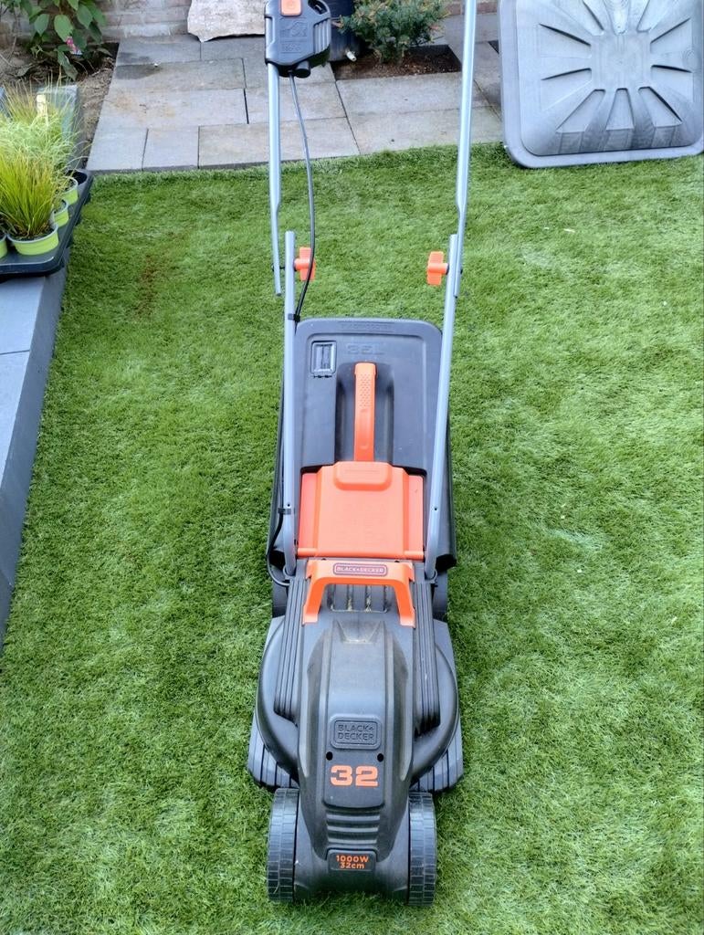 Black+Decker Elektrische Grasmaaier 32cm 1200W, Ophalen, Cirkelmaaier, Gebruikt, Elektrische grasmaaier