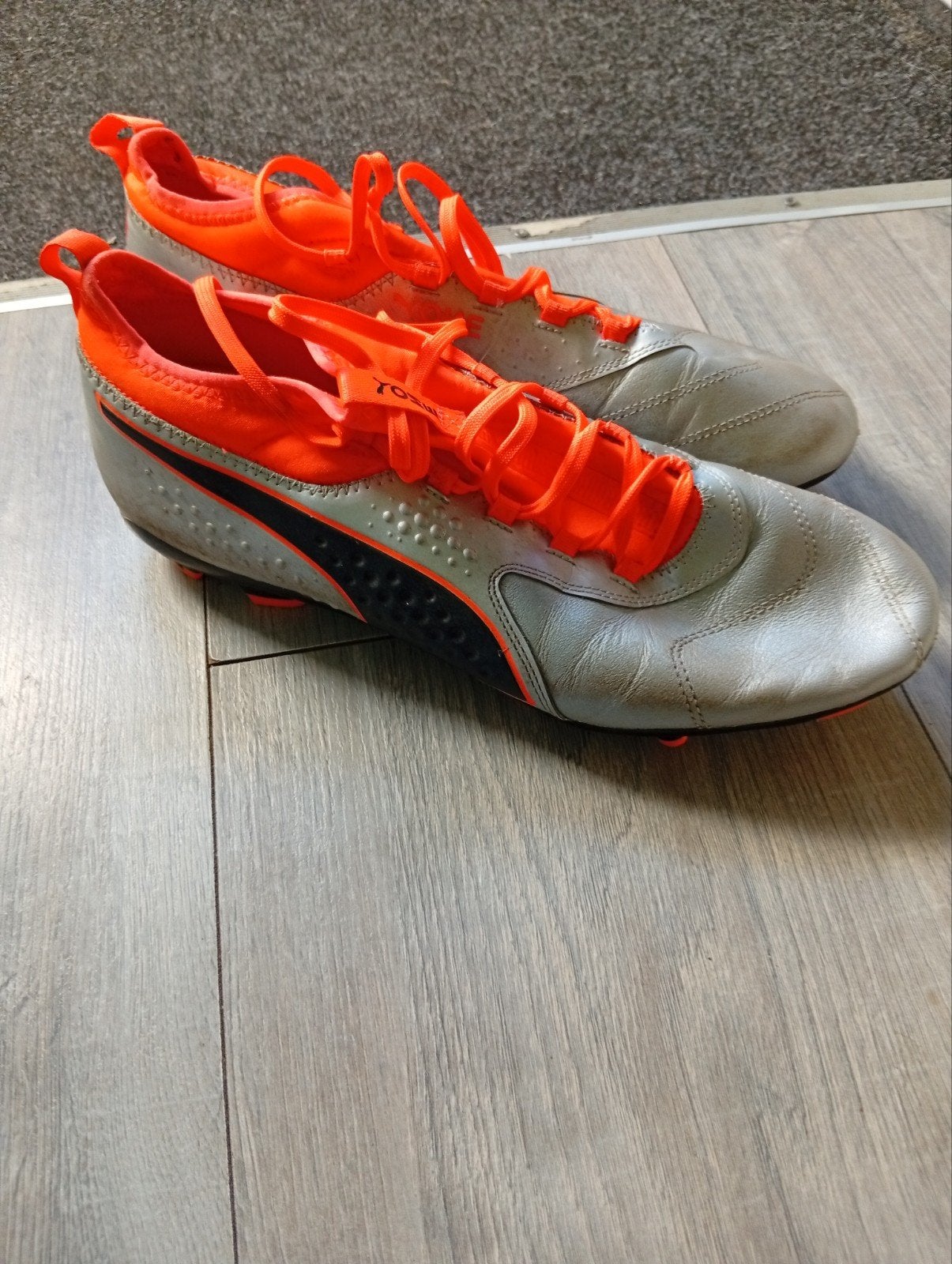 Puma Zilver/Oranje Voetbalschoenen Maat 46 - Perfecte Staat, Maat XS of kleiner, Ophalen of Verzenden, Zo goed als nieuw, Schoenen