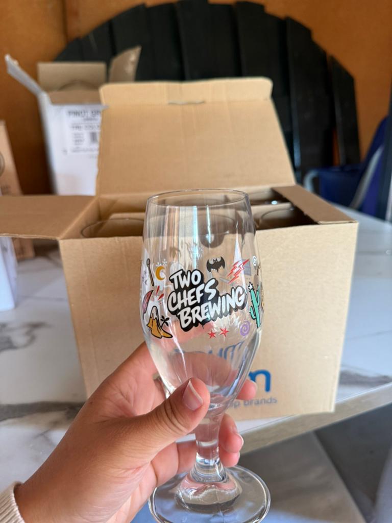 Two chefs brewing glazen 18x, Verzamelen, Ophalen, Zo goed als nieuw