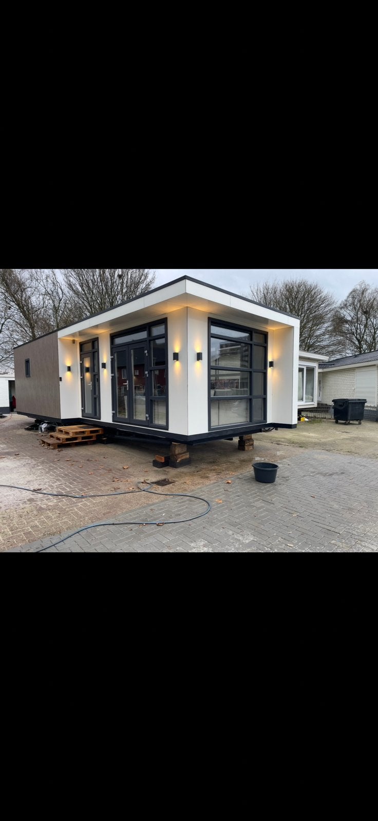 Mooie complete chalet (11x4.30m) -, Tot en met 4