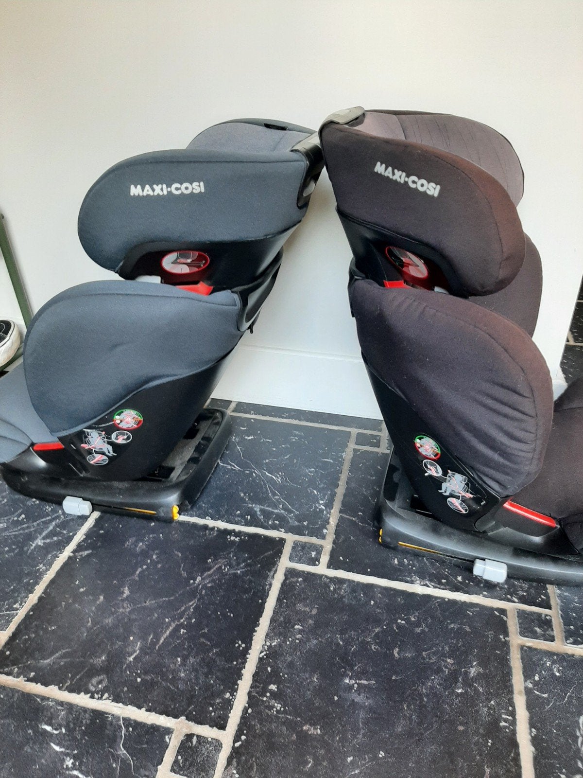 2 nette schone Maxi Cosi Rodifix autostoelen, Ophalen, 15 t/m 36 kg, Verstelbare rugleuning, Zo goed als nieuw