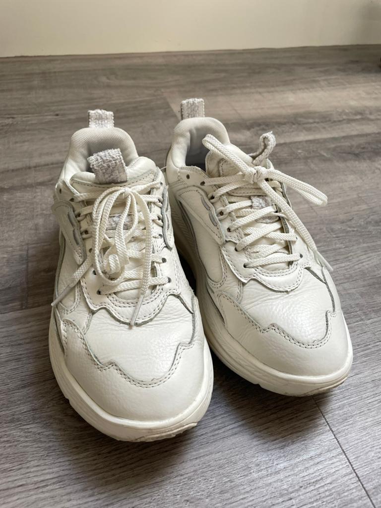 UGG Shoes, Ophalen of Verzenden, Zo goed als nieuw, Zwart, Boots