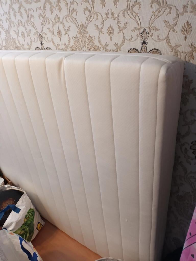 Te koop nieuw matras, Ophalen, Modern, gestoffeerd, Wit, Zo goed als nieuw