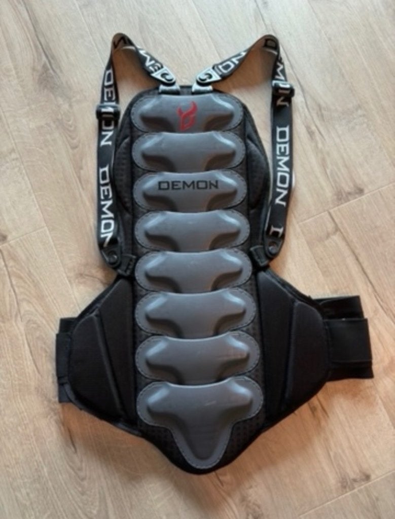 Demon rug protector, Sport en Fitness, Ophalen of Verzenden, Gebruikt, Helm of Bescherming
