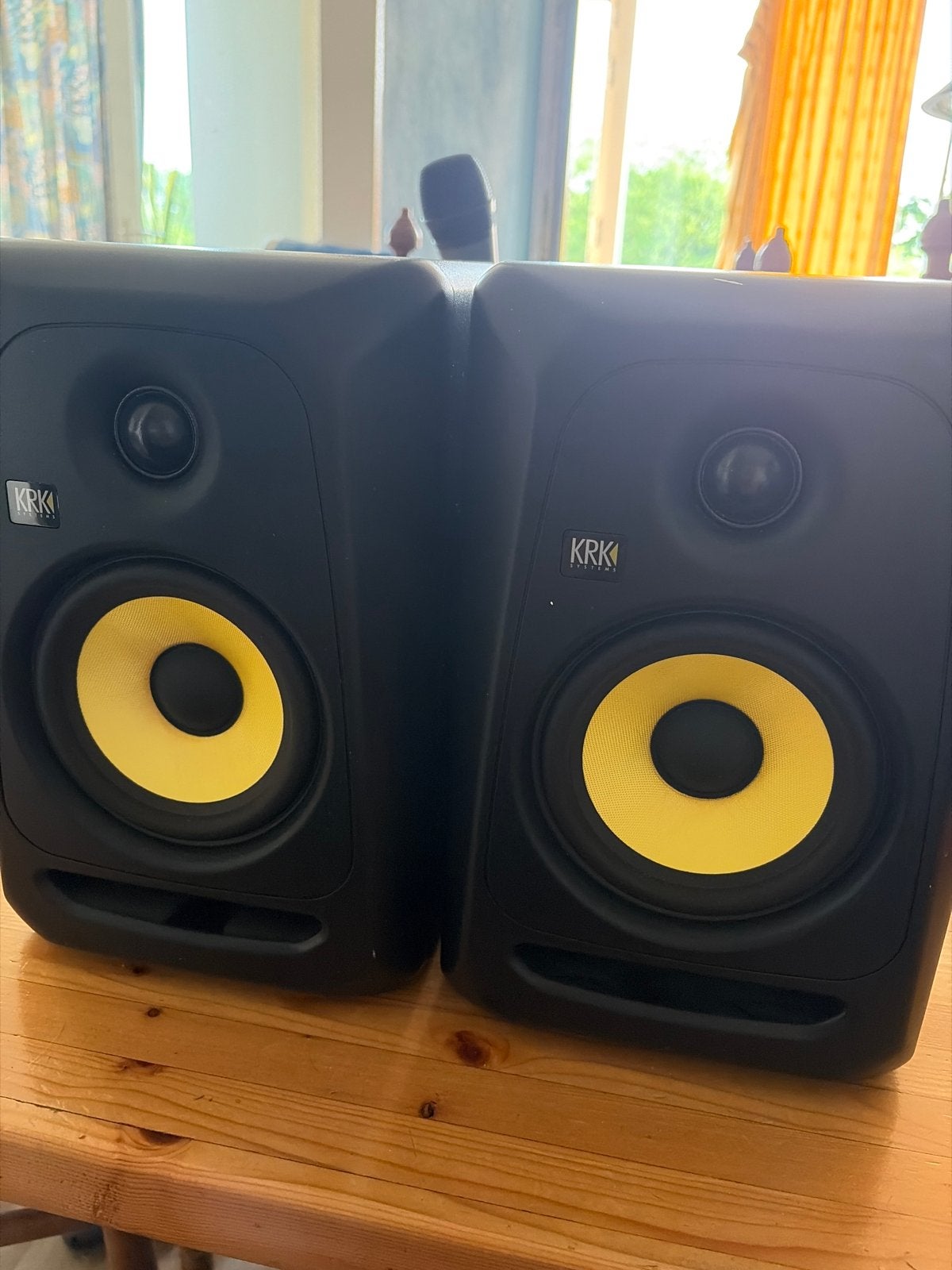 KRK Classic 5 Studio Monitoren - Mooie Boxen, Zo goed als nieuw, 60 tot 120 watt, Front, Rear of Stereo speakers, Ophalen