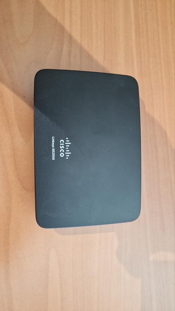 Linksys Cisco SE2500 Gigabit Ethernet Switch, Ophalen of Verzenden, Zo goed als nieuw