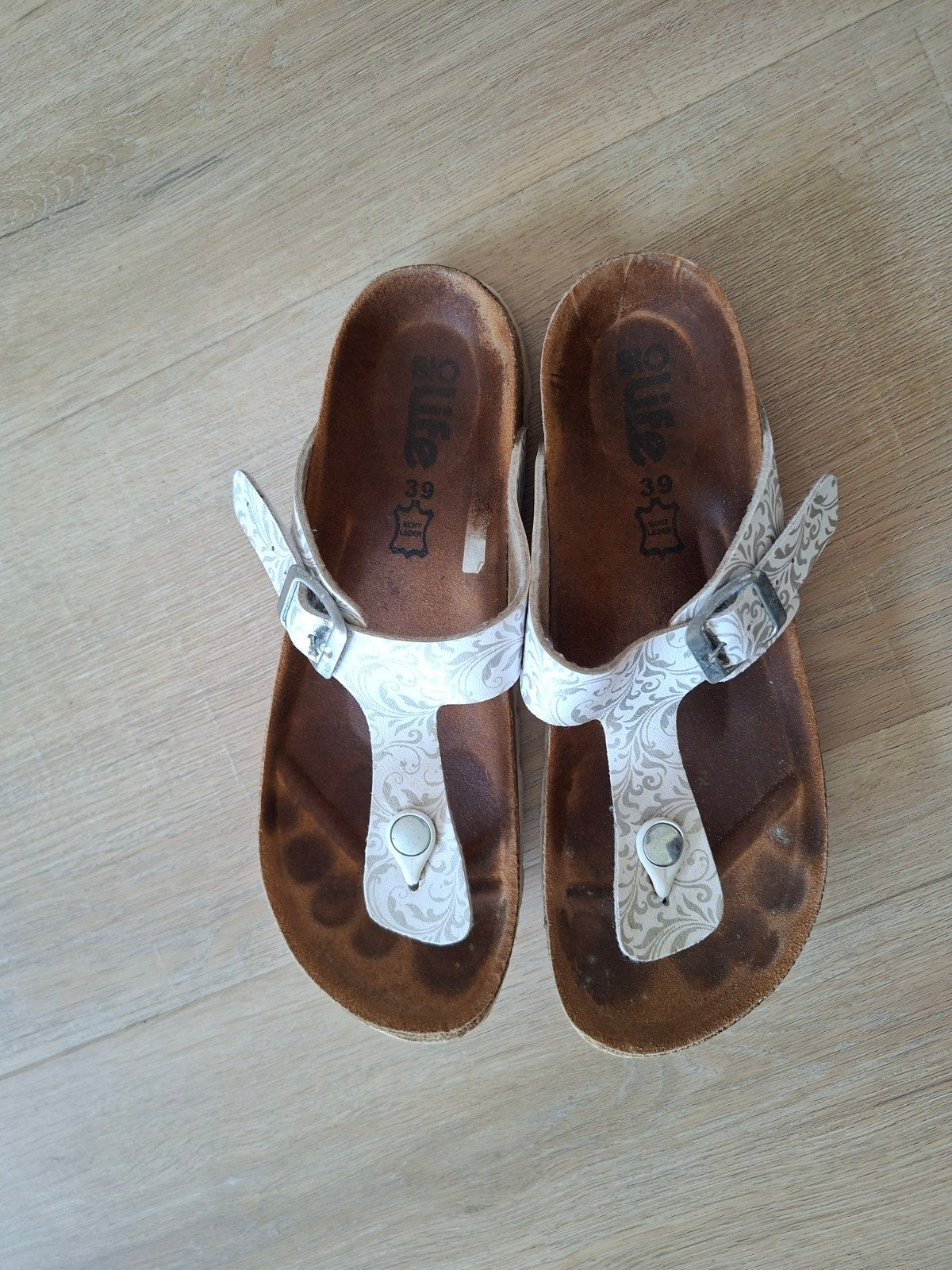 Slippers Bio Life maat 39, wit met zilver, Ophalen of Verzenden, Gedragen, Wit