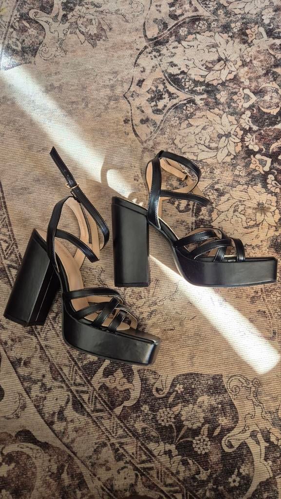 Hakken Raid, mt 38, zo goed als nieuw, Kleding | Dames, Schoenen, Pumps, Verzenden, Zwart, Zo goed als nieuw