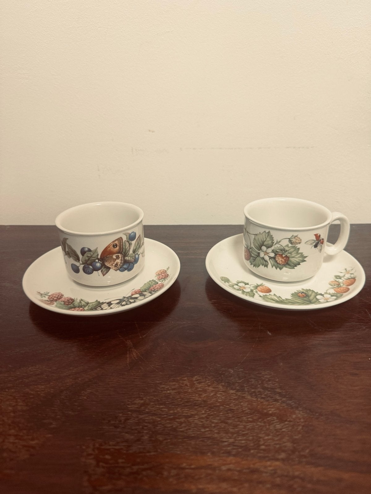 2 Marjolein Bastin Libelle kop en schotels J&G Meakin, Gebruikt, Keramiek, Vintage, Ophalen of Verzenden
