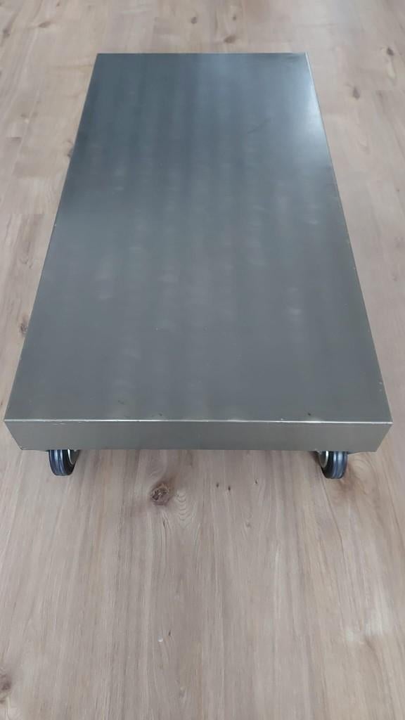 Industriële salontafel op wielen, Ophalen, 100 tot 150 cm, 50 tot 100 cm, Zo goed als nieuw
