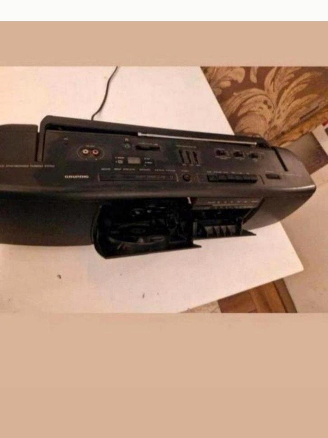 Te koop, GRUNDIG merk Radio ,cd cassette speler. 3-in-one., Ophalen