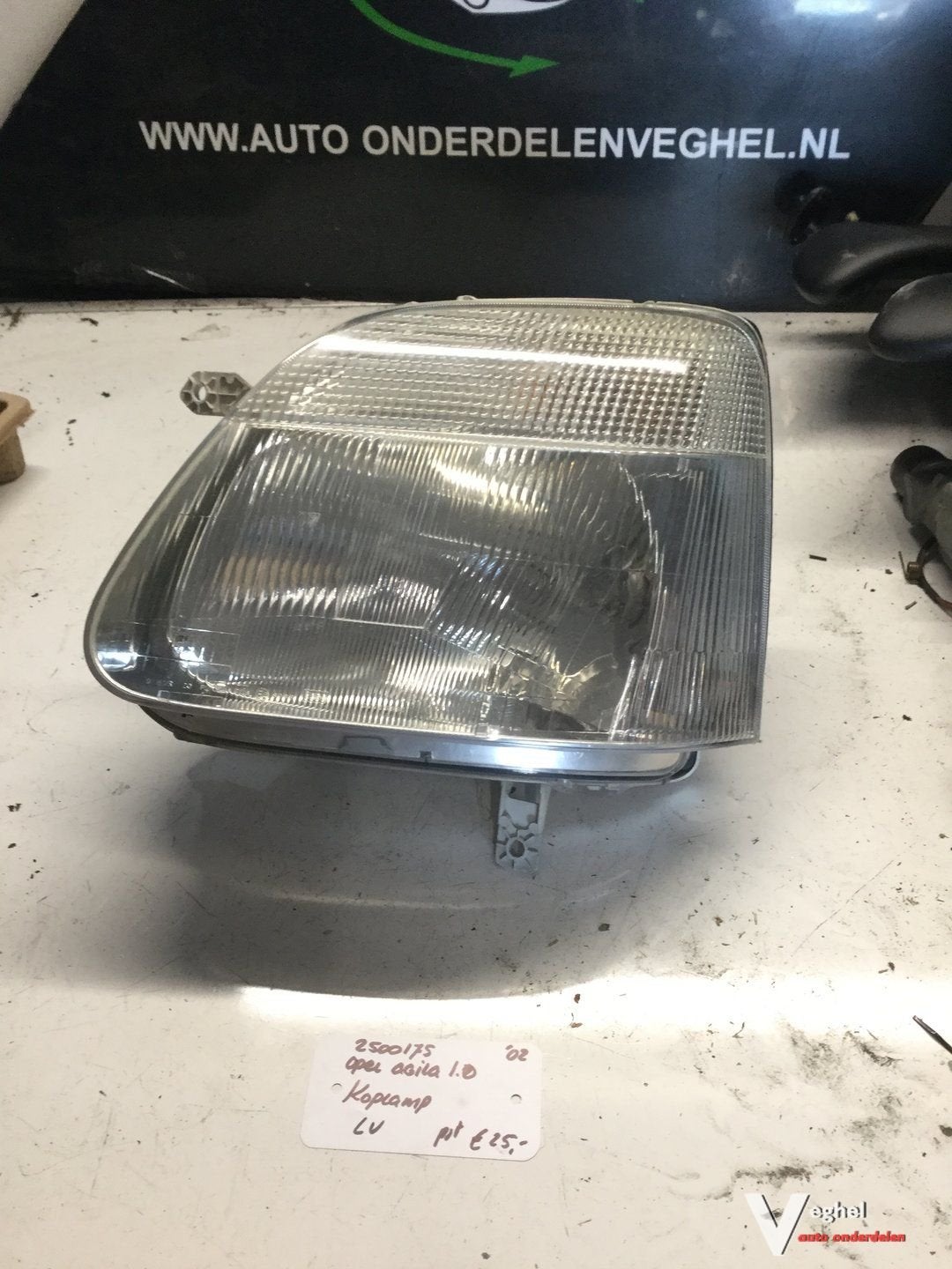 Opel Agila 1.0   2002   Koplamp Linksvoor of Rechtsvoor