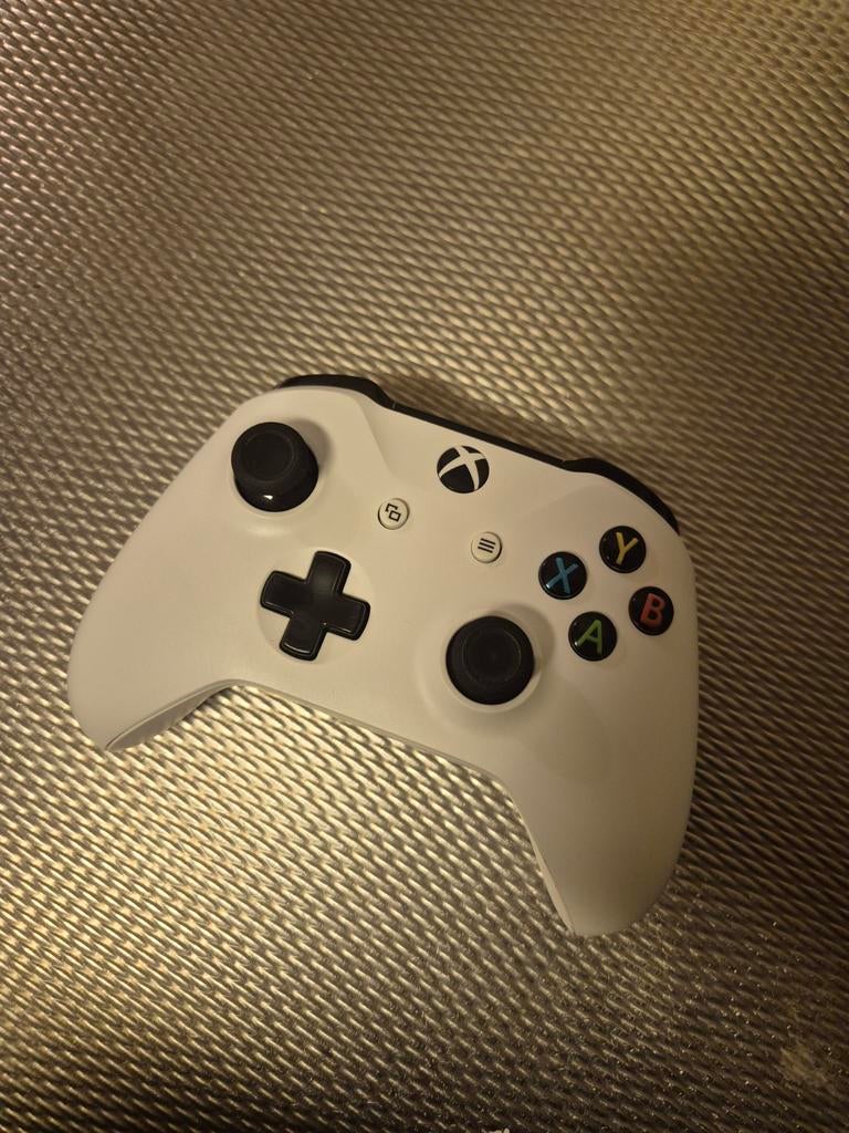 Controler xbox one, Spelcomputers en Games, Spelcomputers | Xbox | Accessoires, Ophalen of Verzenden, Zo goed als nieuw, Controller