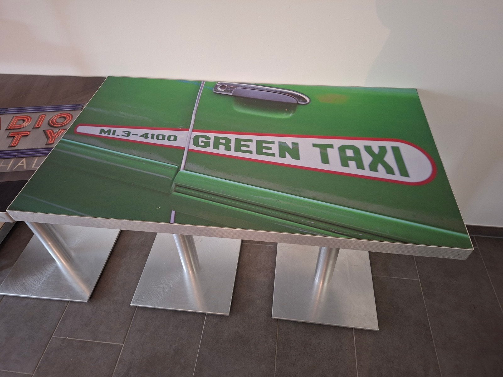 Stoere Mancave Tafel - Geborsteld RVS Poten, Huis en Inrichting, Tafels | Salontafels, Ophalen, 100 tot 150 cm, Overige materialen