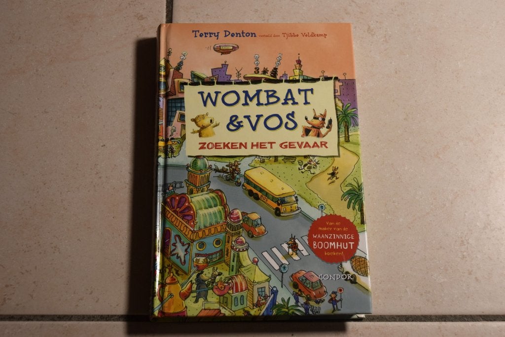 Wombat & Vos zoeken het gevaar / Terry Denton   , Ophalen of Verzenden, Zo goed als nieuw, Fictie algemeen
