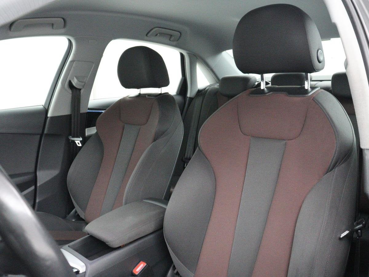 Foto 5 van Audi A4 Limousine 35 TFSI Launch edition Business | Cruise c