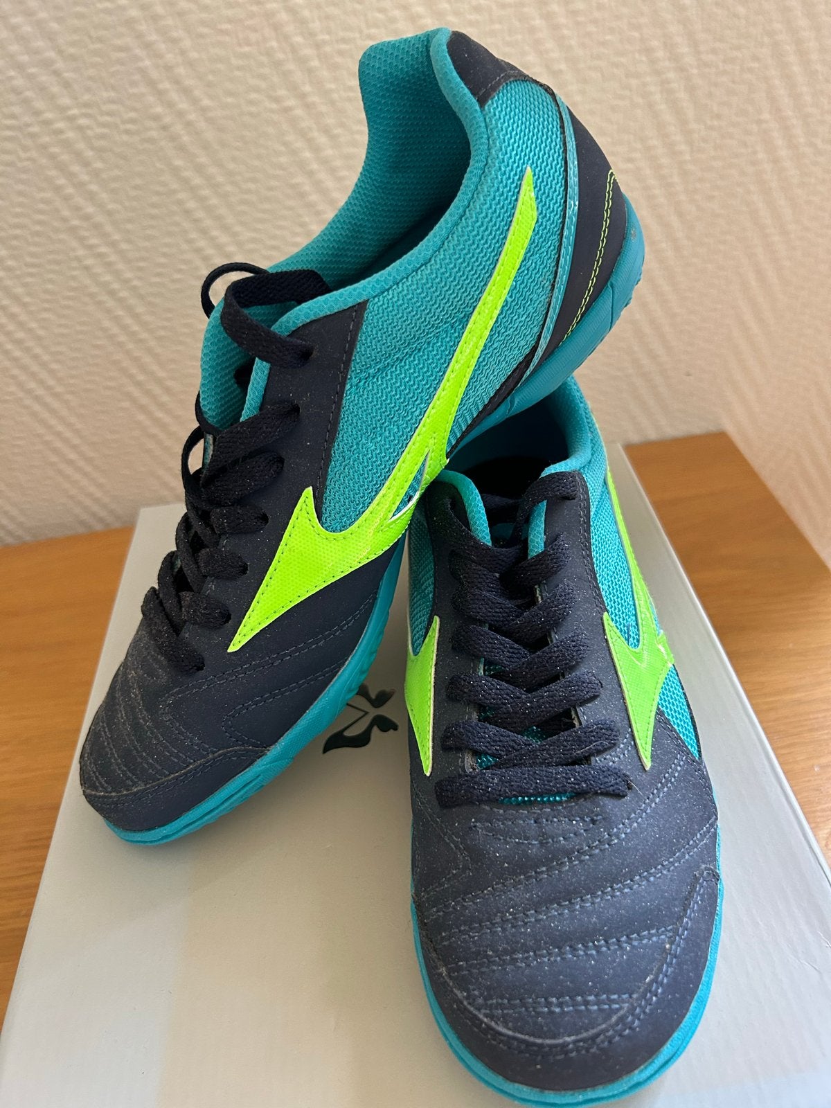 Mizuno zaalschoenen - Maat 41 - Zo goed als nieuw, Maat XS of kleiner, Ophalen of Verzenden, Zo goed als nieuw, Schoenen