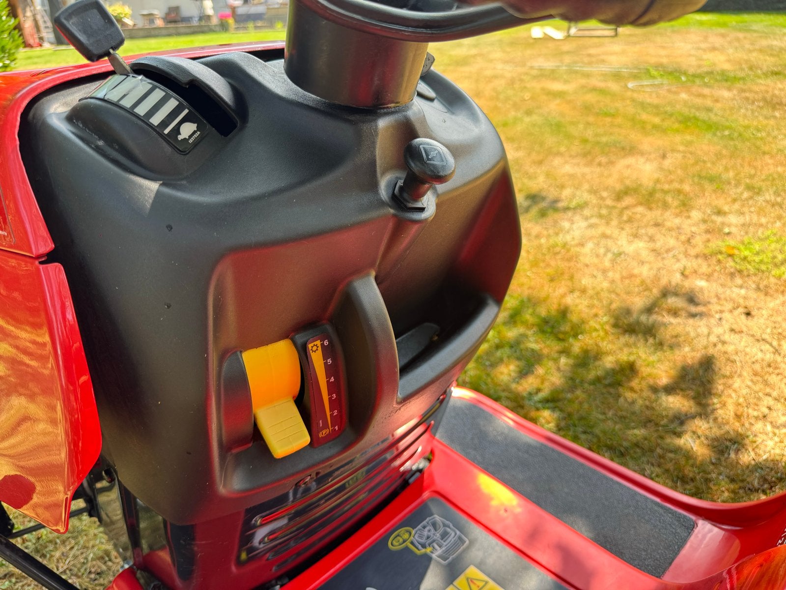 MTD HVC RC125 Zitmaaier / Grasmaaier (Zo goed als nieuw), Ophalen, Cirkelmaaier, Zo goed als nieuw, Opvangbak