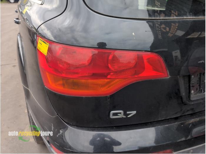 Achterlicht links van een Audi Q7, Gebruikt, -, -, Audi