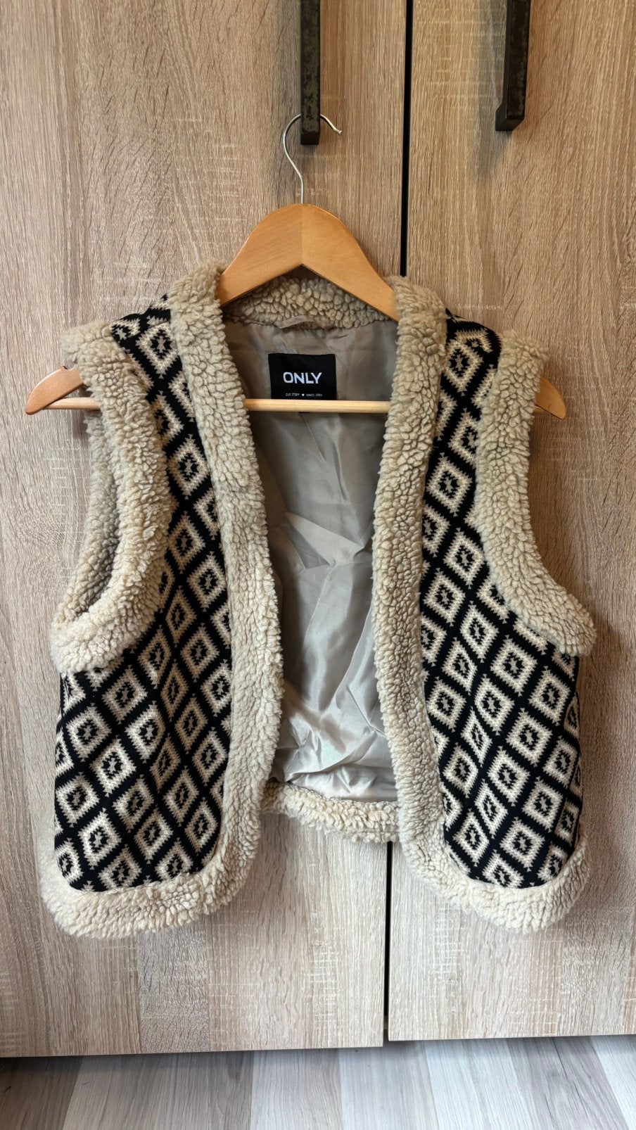 Zwart/beige bodywarmer, Only, XS, Kleding | Dames, Bodywarmers, Verzenden, Zo goed als nieuw, Maat 34 (XS) of kleiner, Zwart