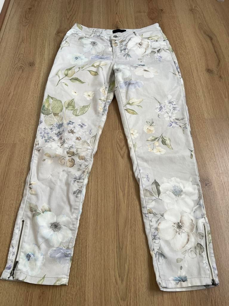 C.r.o cero etage lichte bloemen broek grijs lichtblauw 38, Kleding | Dames, Maat 38/40 (M), Blauw, Ophalen of Verzenden, Zo goed als nieuw