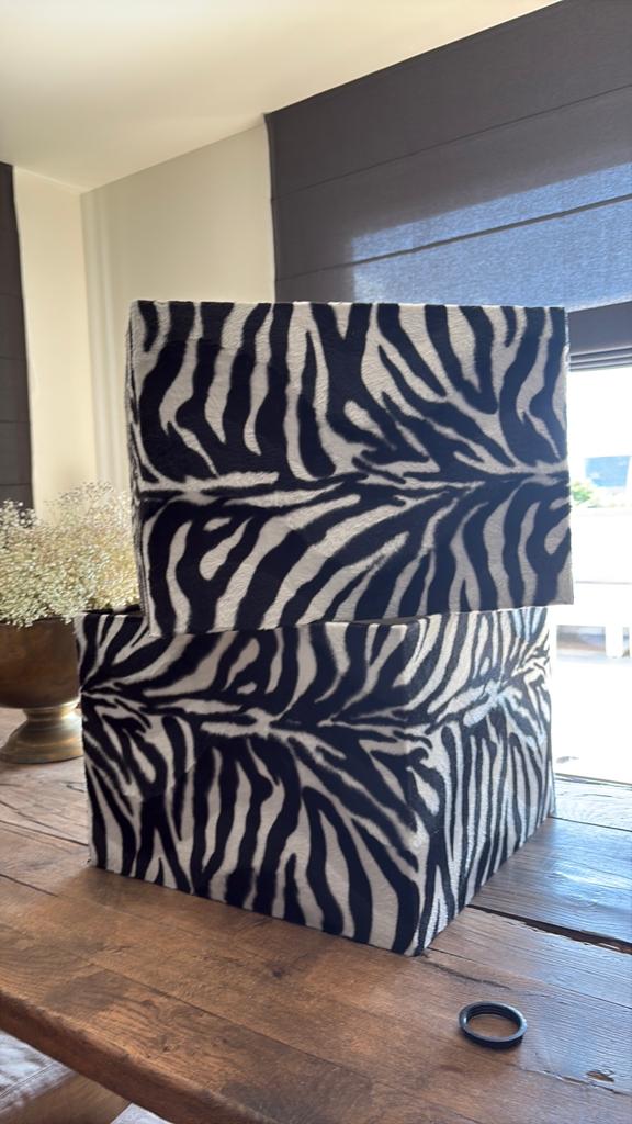 2 stuks grote zebra lampenkappen, Ophalen of Verzenden, Zo goed als nieuw, Rond, Minder dan 25 cm