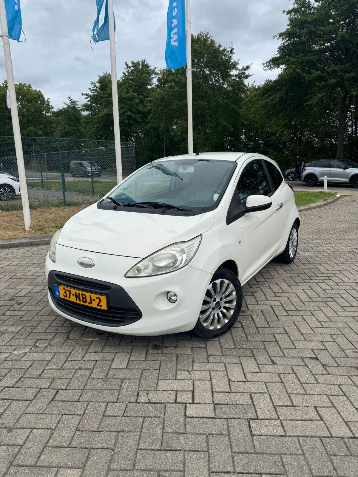 Ford Ka 1.2 51KW 2010 Wit, Auto's, Voorwielaandrijving, 1242 cc, 4 cilinders, 4 stoelen