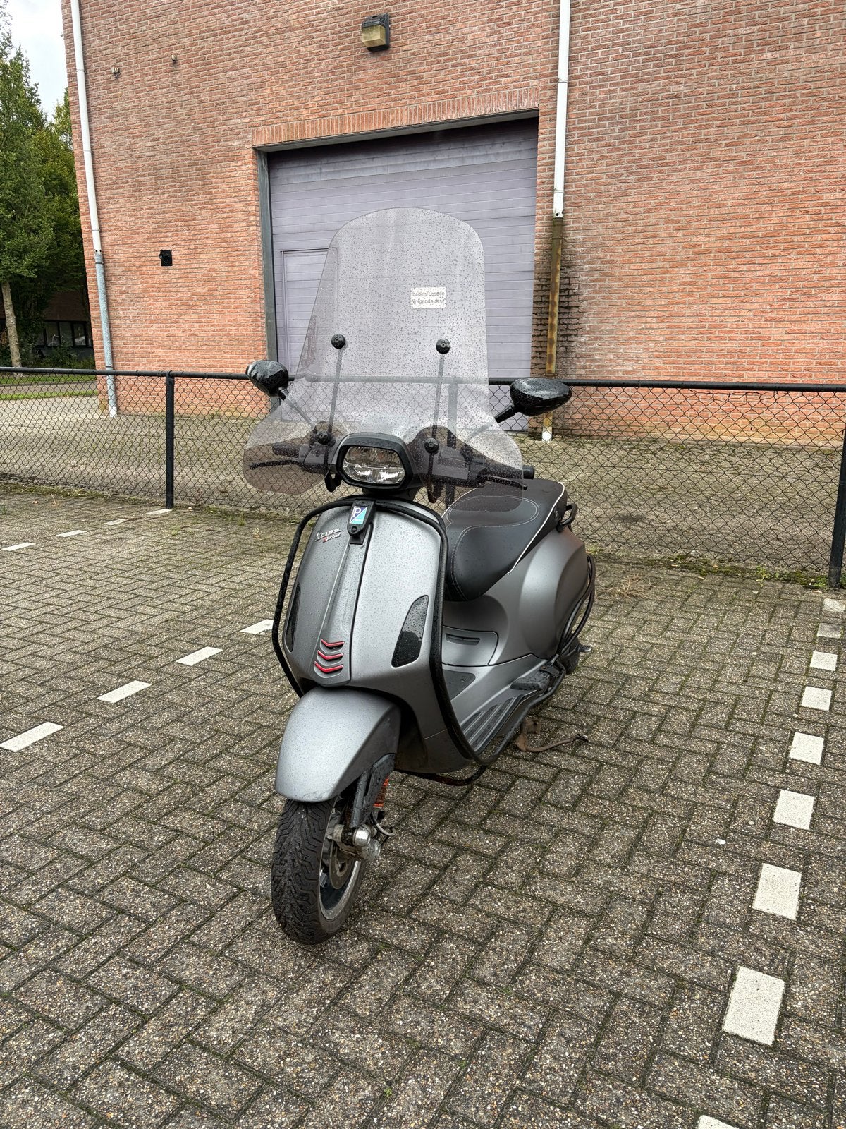 Vespa Sprint 4T 2V snorscooter - Grijs, Fietsen en Brommers, Ophalen, Gebruikt, Overige modellen, Benzine