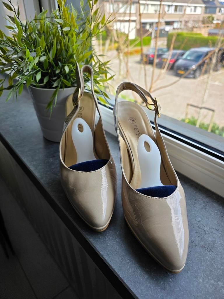 PETER KAISER.  dames pumps maat 4 1/2, Ophalen of Verzenden, Zo goed als nieuw, Beige