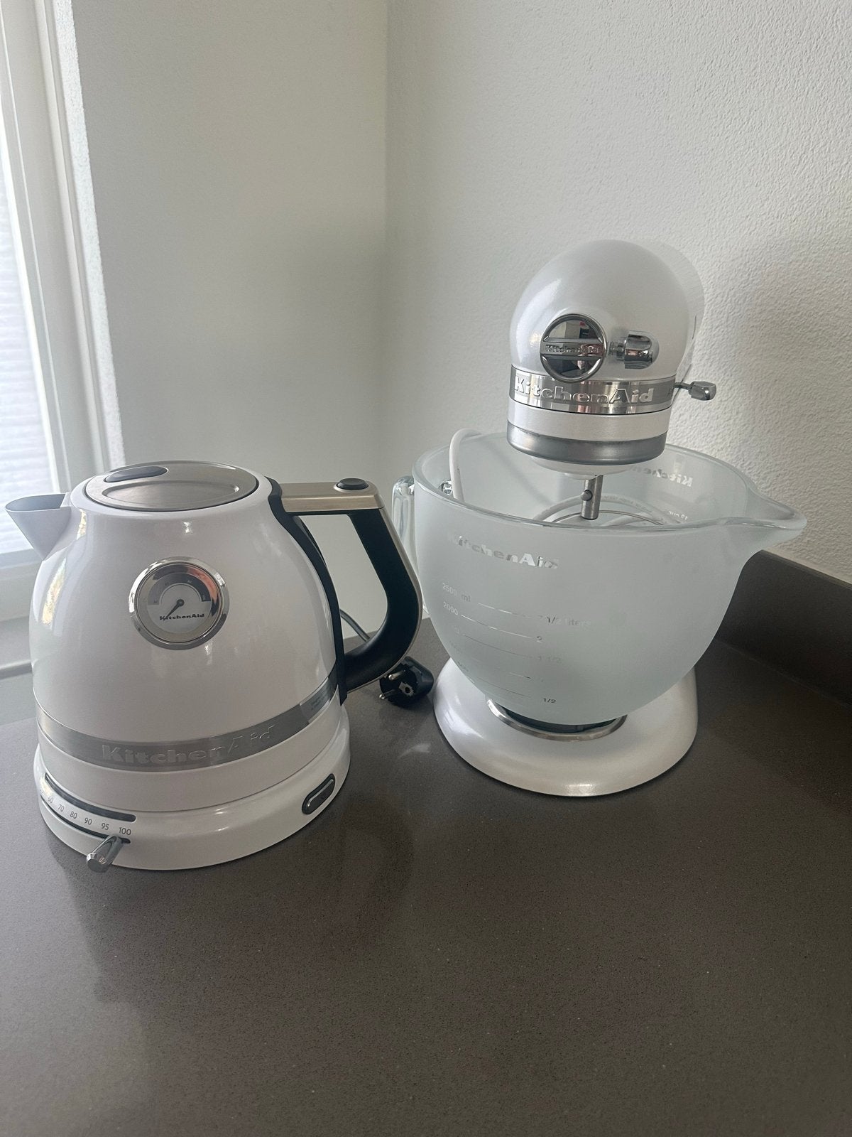 KitchenAid Parelmoer Collectie: Mixer & Waterkoker, 4 liter of meer, Ophalen of Verzenden, Zo goed als nieuw, 3 snelheden of meer