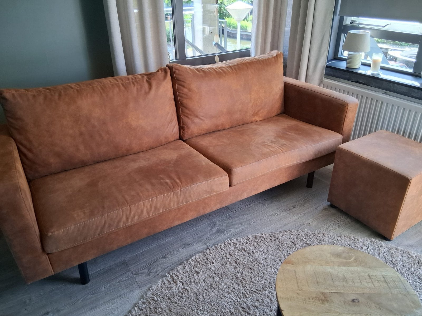 Z.g.a.n bank cognac kleur, Huis en Inrichting, Ophalen, Zo goed als nieuw