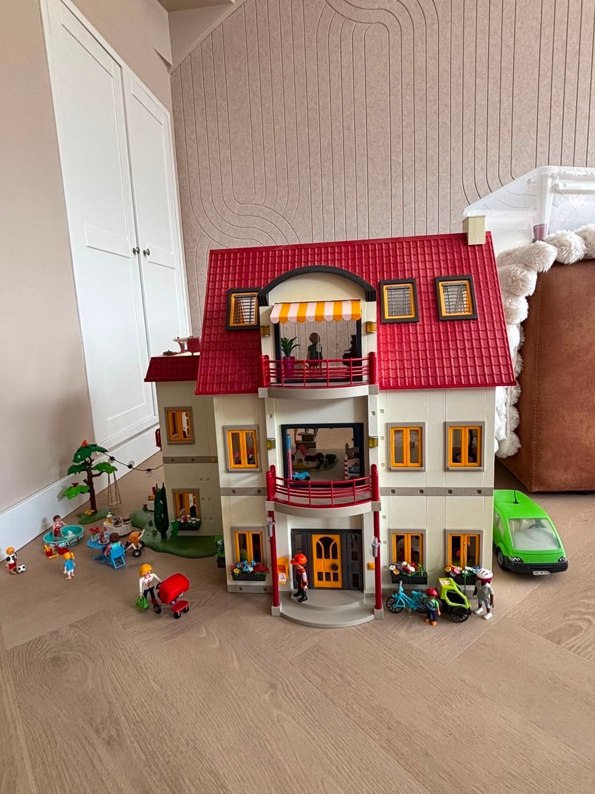 Playmobil Modern Woonhuis met complete inrichting en tuin, Ophalen, Gebouw, Complete set, Zo goed als nieuw