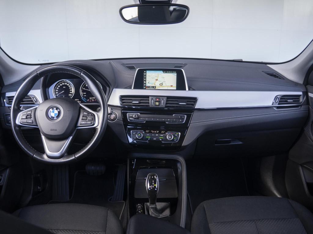 BMW X2 sDrive18i | Cruise Control | Stoelverwarming | PDC |, Auto's, 12 maanden, Gebruikt, Euro 6, Zwart