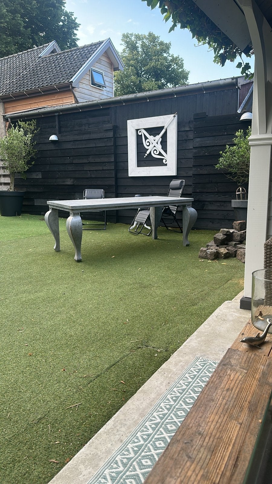 Robuuste zinken tuintafel met sierlijke poten, Ophalen, Gebruikt, 50 tot 100 cm, Vier personen