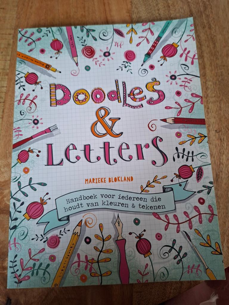 Marieke Blokland - Doodles & Letters, Ophalen of Verzenden, Zo goed als nieuw, Tekenen en Schilderen, Marieke Blokland